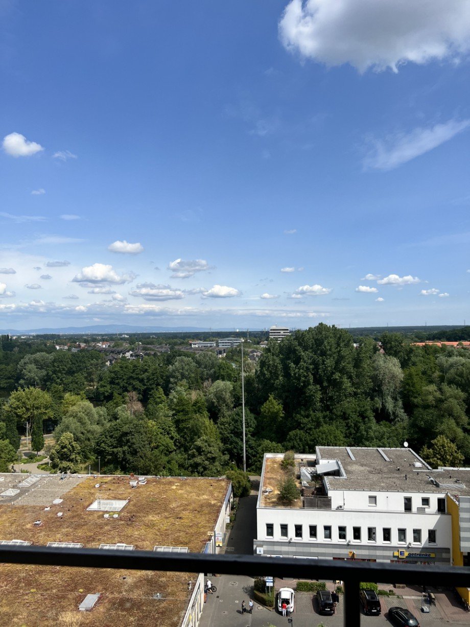 Aussicht vom Nord Balkon Etagenwohnung Darmstadt