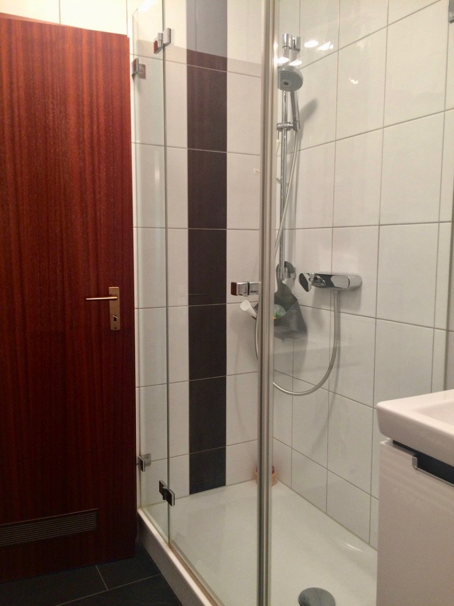 Badezimmer mit Dusche Maisonettewohnung Darmstadt