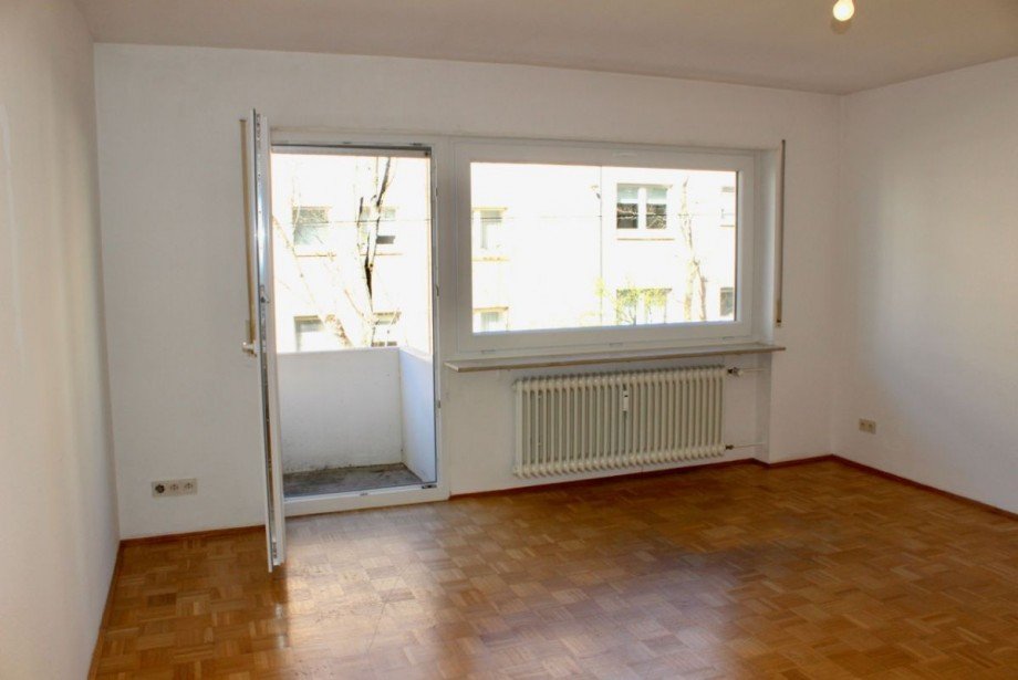 Wohnbereich mit Balkon Etagenwohnung Darmstadt