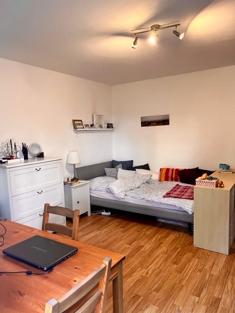 Wohn-Schlafzimmer Etagenwohnung Darmstadt