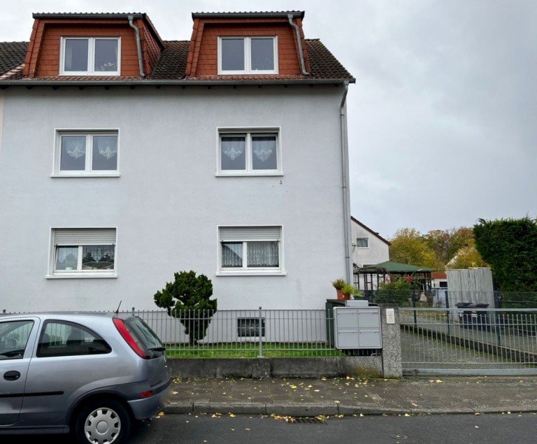 Ansicht Haus vorne Offenbach Mehrfamilienhaus 3 Familenhaus in ruhiger Lage