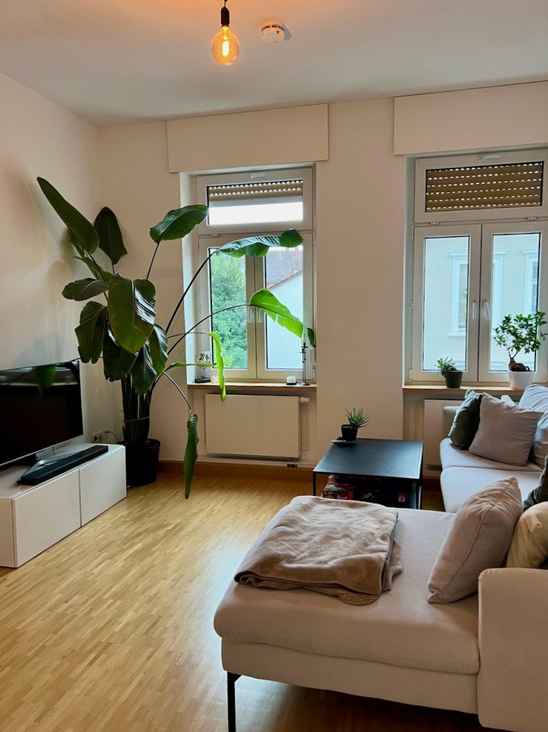 Racano Immobilien Wohnzimmer Darmstadt Etagenwohnung *Martinsviertel* Sanierte 3 Zimmer Altbauwohnung