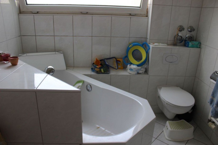 TG-Bad mit Wanne und WC Etagenwohnung Darmstadt