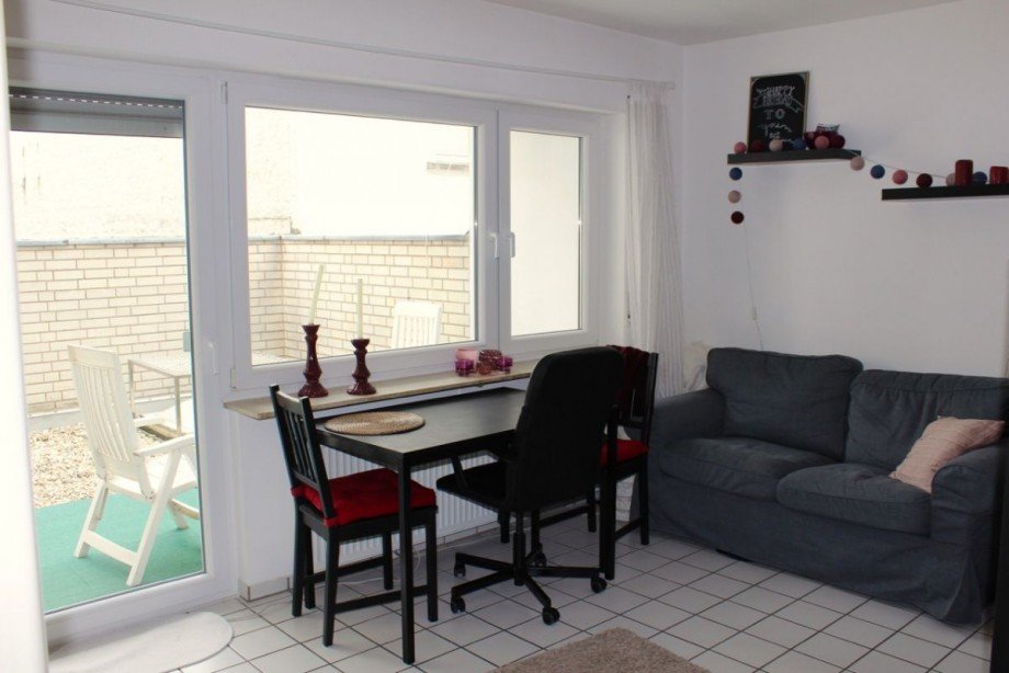 Wonhbereich mit Zugang zum Balkon Etagenwohnung Darmstadt