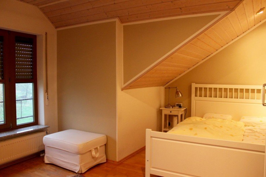 Schlafzimmer Dachgeschosswohnung Rossdorf