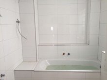 neu gefliestes Bad Frisch renovierte 3 Zimmer Wohnung mit Terrasse