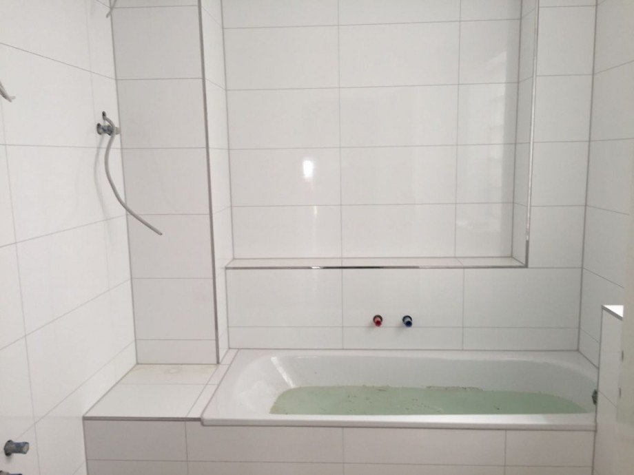 neu gefliestes Bad Erdgeschosswohnung Griesheim