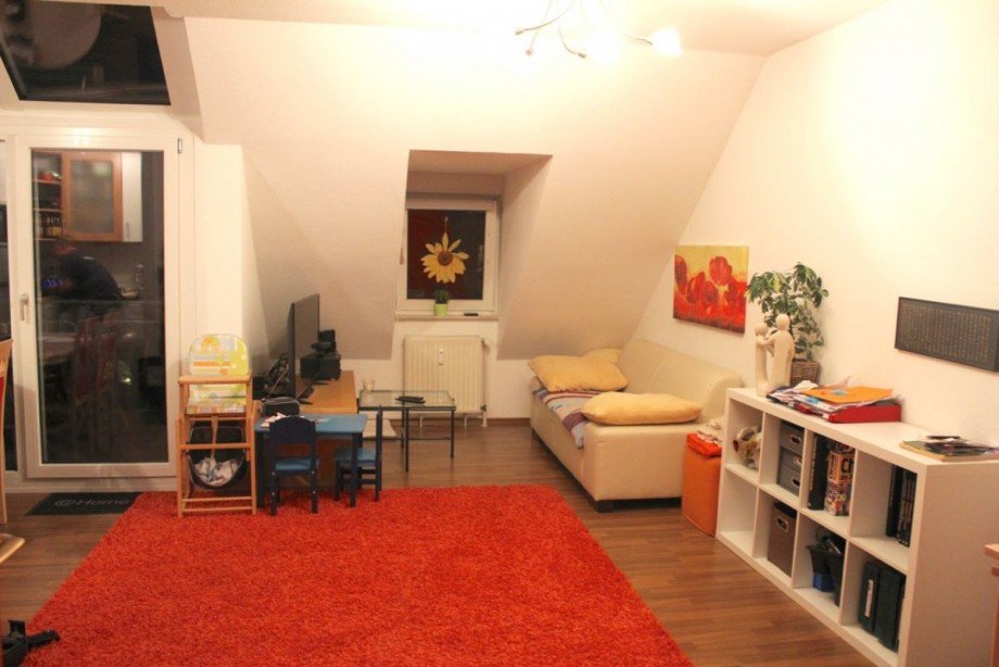 offenes Wohnzimmer mit Balkon Maisonettewohnung Darmstadt