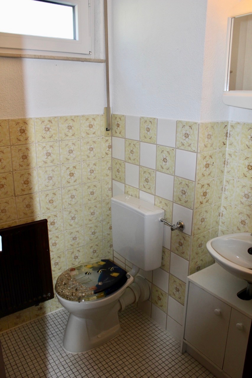 G�ste WC im EG Reihenmittelhaus B�ttelborn - Worfelden